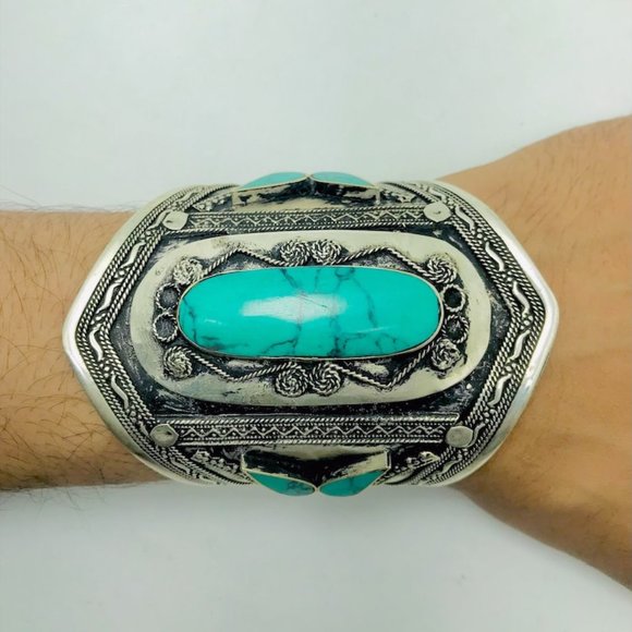 Single  Turquoise Cuff Bracelet, Vintage Cuff Bracelet, Boho Cuff, Turquoise - Picture 5 of 8